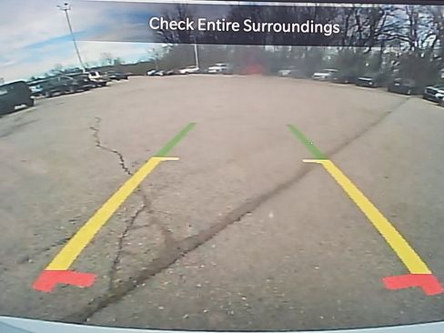 Used 2025 Chrysler Pacifica Limited image 30