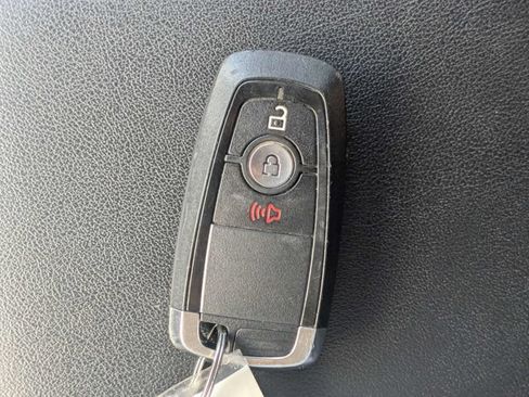 Used 2024 Ford Edge SEL AWD/4WD image 31