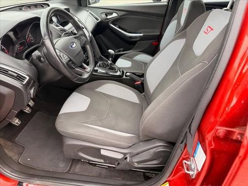Used 2018 Ford Focus ST image 6
