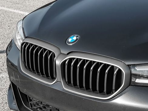 Used 2023 BMW M550i xDrive w/ Dynamic Handling Package AWD/4WD image 50
