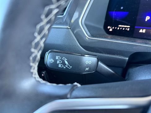 Used 2023 Volkswagen Tiguan SE R-Line image 19