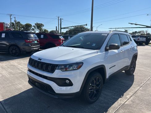 New 2026 Jeep Compass Latitude image 1