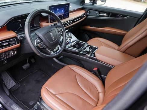 Used 2022 Lincoln Nautilus Reserve image 10