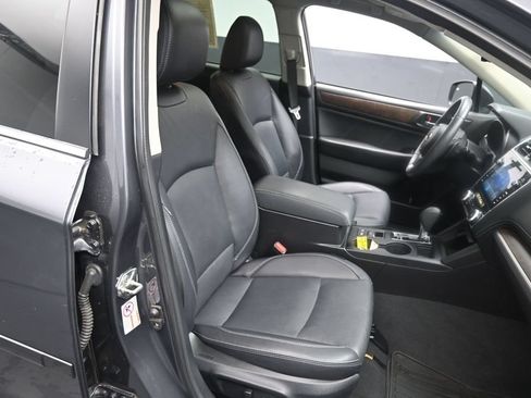 Used 2018 Subaru Outback 2.5i Limited AWD/4WD image 31
