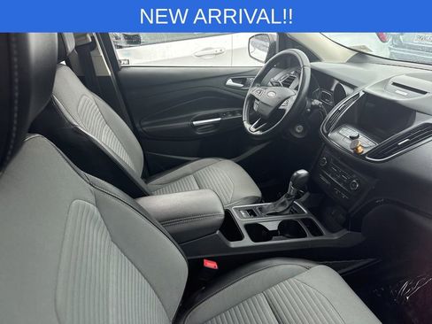 Used 2017 Ford Escape SE w/ Equipment Group 201A image 6