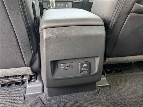 Used 2024 Nissan Frontier SL RWD image 16