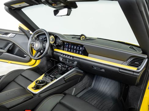 Certified 2023 Porsche 911 Carrera 4S AWD/4WD image 22