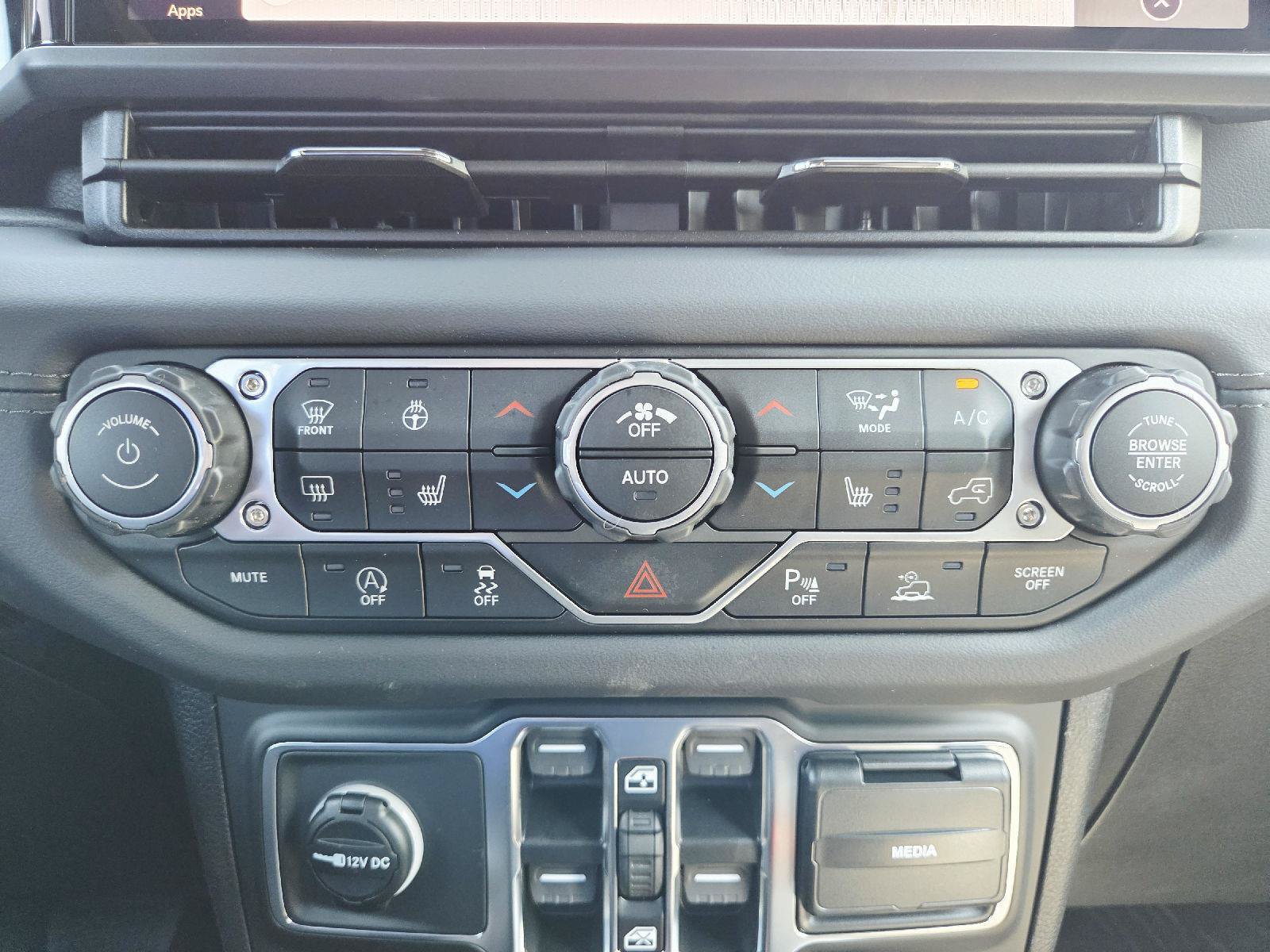 New 2027 Jeep Wrangler Unlimited Sahara AWD/4WD image 21
