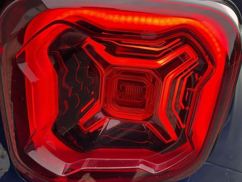 Used 2019 Jeep Renegade Limited w/ UConnect 8.4 Nav Group image 22