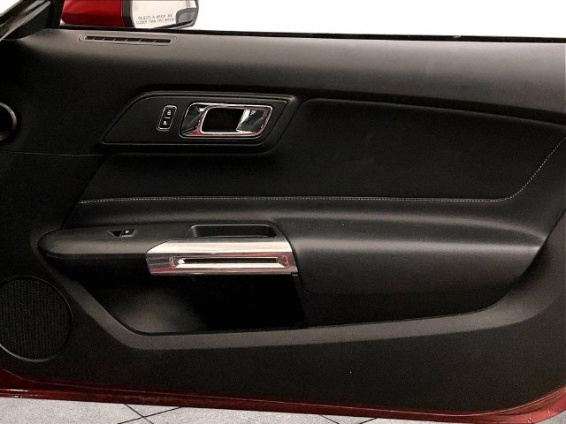 Used 2016 Ford Mustang Coupe RWD image 23