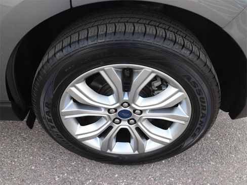 Certified 2022 Ford Edge Titanium image 21