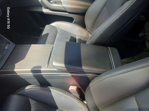 Used 2022 Tesla Model X Plaid image 11