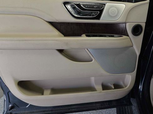 Used 2021 Lincoln Navigator Reserve w/ Luxury Package image 6