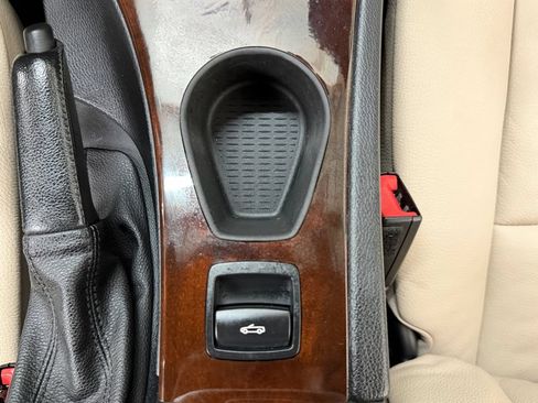 Used 2011 BMW 328i Convertible RWD image 25