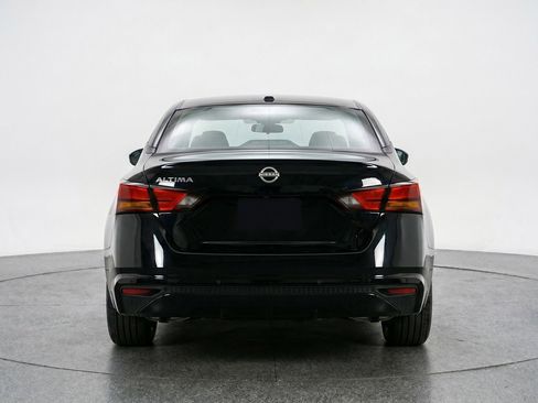 Used 2025 Nissan Altima 2.5 SV FWD image 7