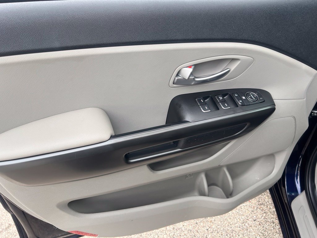Used 2019 Kia Sedona EX FWD image 7