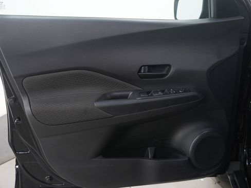 Used 2018 Nissan Kicks S image 20