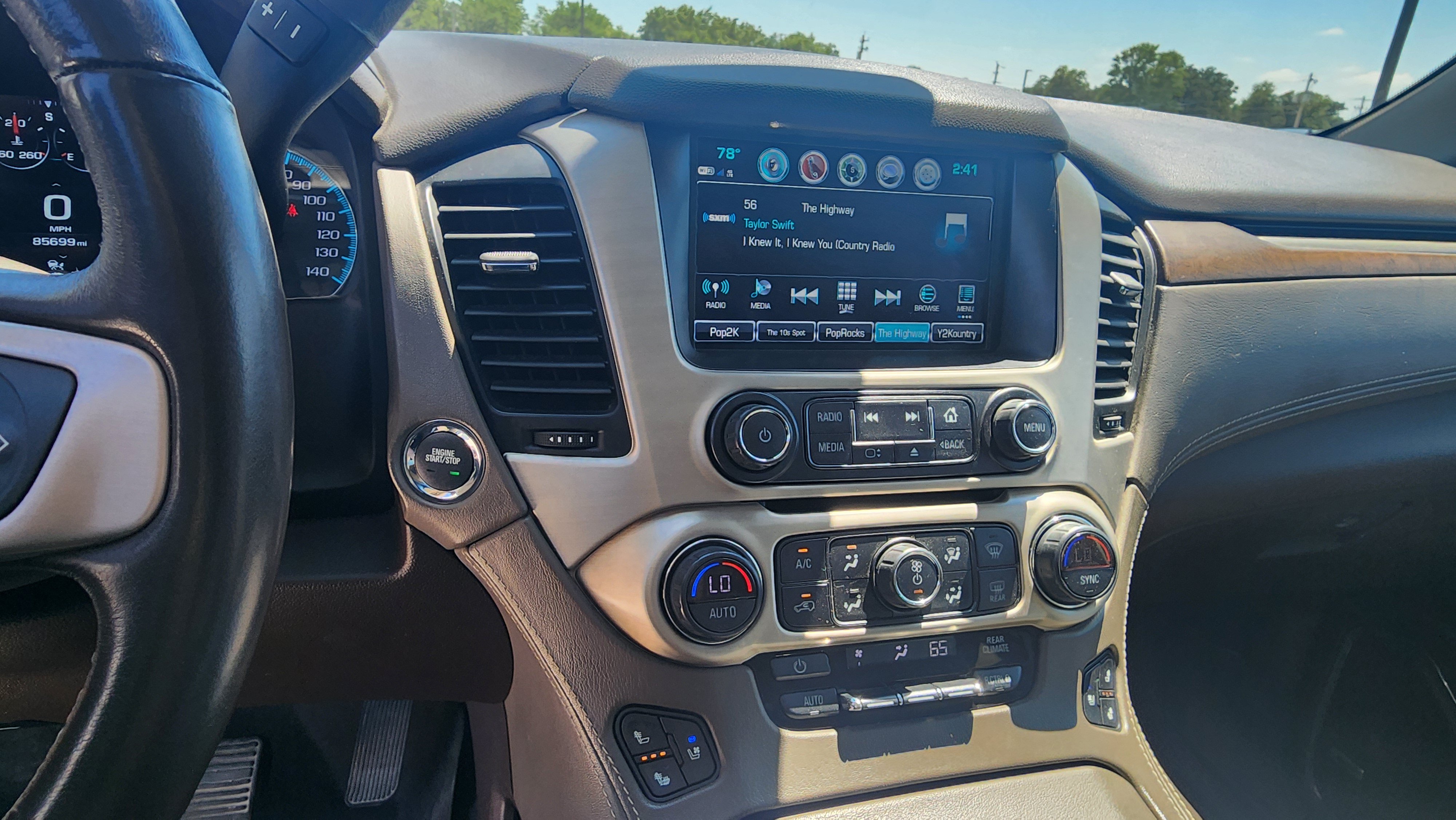 Used 2019 GMC Yukon Denali w/ Denali Ultimate Package AWD/4WD image 14