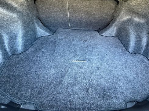Used 2015 Toyota Corolla LE FWD image 17