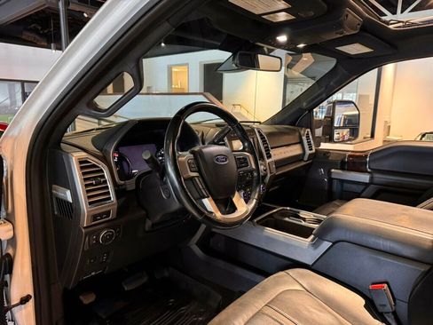 Used 2017 Ford F250 Platinum w/ Platinum Ultimate Package image 10