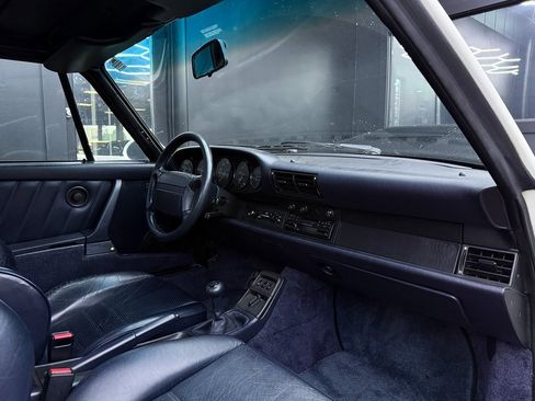 Used 1992 Porsche 911 Carrera image 30