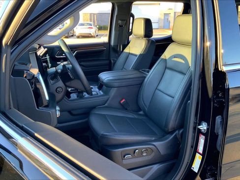 Used 2024 GMC Sierra 1500 Denali w/ Technology Package image 7