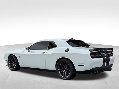 Used 2021 Dodge Challenger R/T Scat Pack image 9