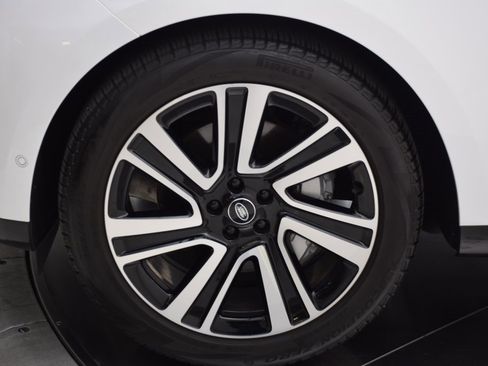 Used 2023 Land Rover Range Rover SE image 11