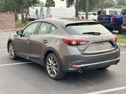 Used 2018 MAZDA MAZDA3 Grand Touring w/ Premium Equipment Package FWD image 4
