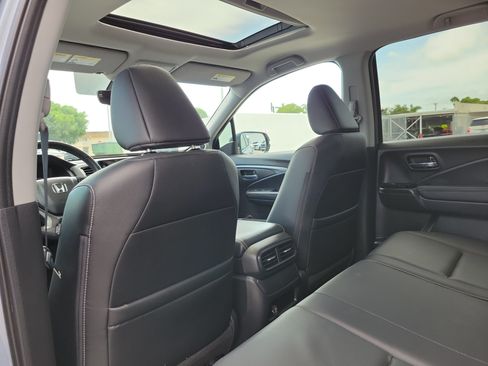 Used 2025 Honda Ridgeline RTL+ image 17