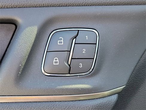 Used 2019 Lincoln MKC Select w/ Select Plus Package image 21