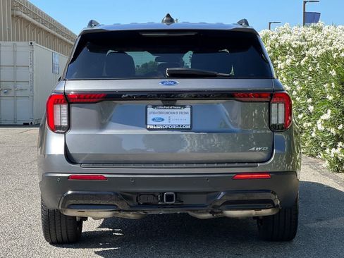 Used 2025 Ford Explorer ST-Line w/ ST-Line Street Pack AWD/4WD image 7