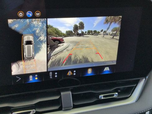 New 2026 Chevrolet Equinox LT w/ Safety and Technology Package image 17