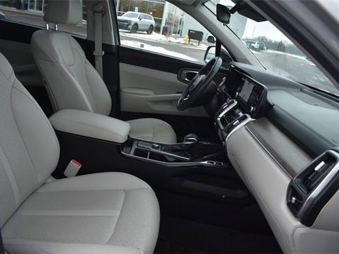 Certified 2023 Kia Sorento S w/ Panoramic Sunroof Package image 13