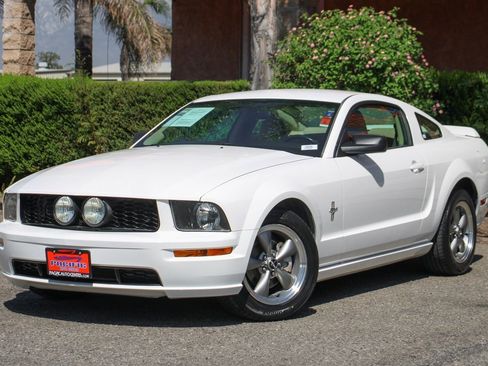 Used 2006 Ford Mustang Premium image 4