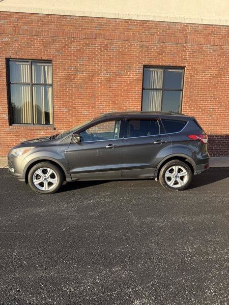 Used 2016 Ford Escape SE w/ Equipment Group 201A AWD/4WD image 2