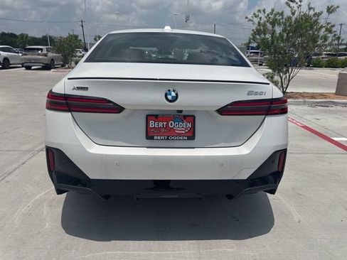 New 2026 BMW 530i xDrive w/ M Sport Package AWD/4WD image 5