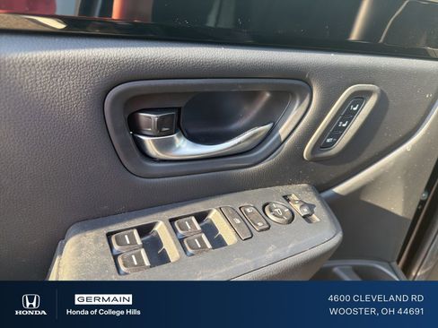 Used 2024 Honda Pilot Touring image 16