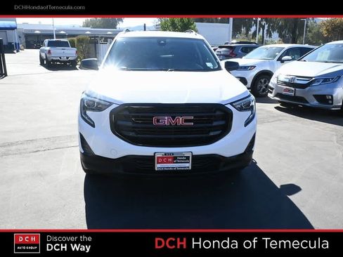 Used 2020 GMC Terrain SLE w/ Driver Convenience Package image 2