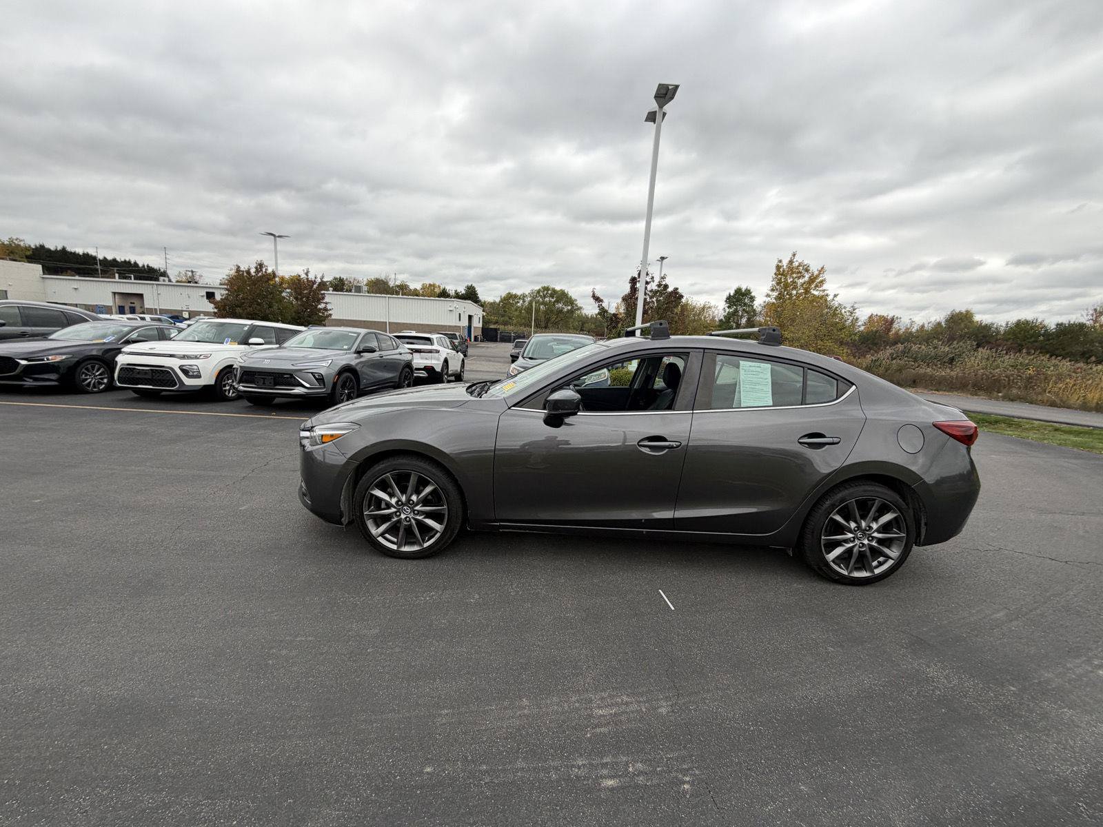 Used 2018 MAZDA MAZDA3 Grand Touring w/ Premium Equipment Package FWD image 5