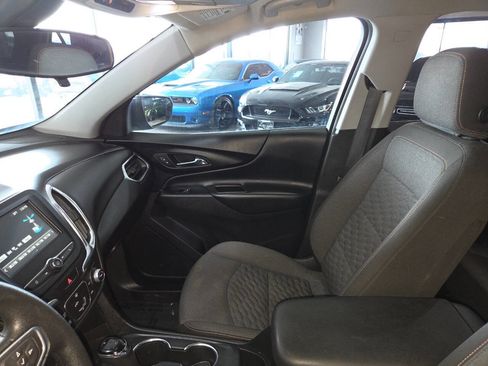 Used 2018 Chevrolet Equinox LT AWD/4WD image 16