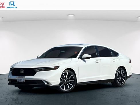 Used 2023 Honda Accord Touring image 1