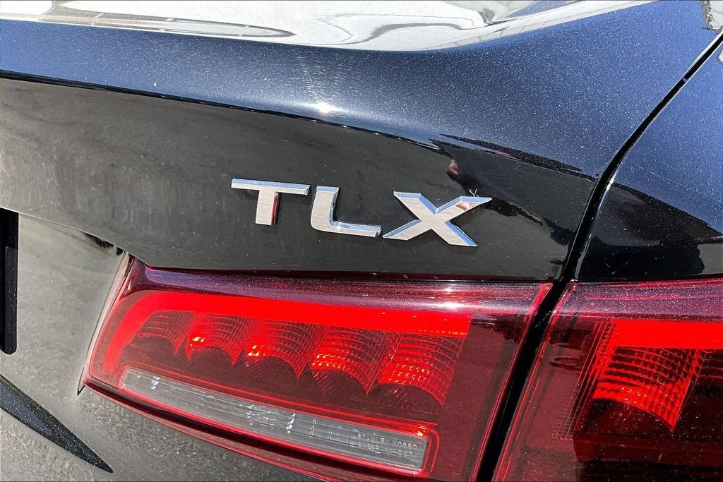 Used 2016 Acura TLX w/ Technology Package FWD image 24
