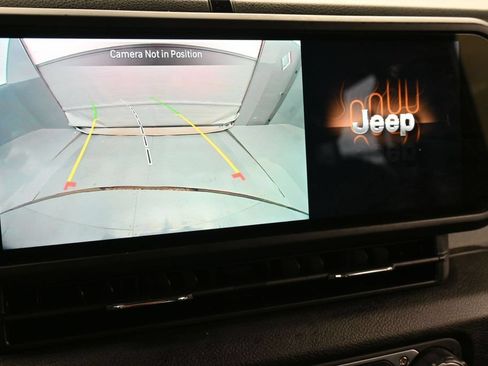 Used 2024 Jeep Wrangler Unlimited Sport AWD/4WD image 39