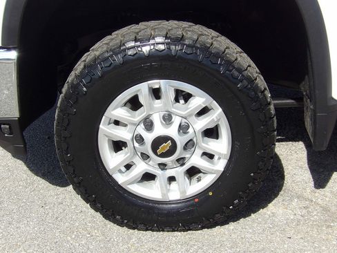 Used 2024 Chevrolet Silverado 2500 LT w/ Convenience Package image 51