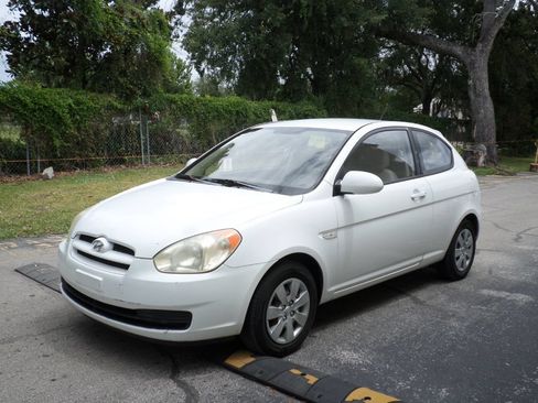 Used 2008 Hyundai Accent GS FWD image 3