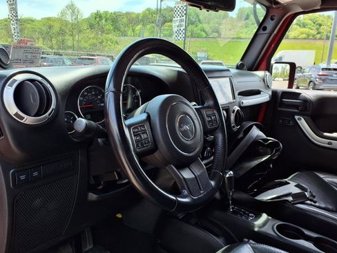 Used 2013 Jeep Wrangler Rubicon w/ Dual Top Group AWD/4WD image 10