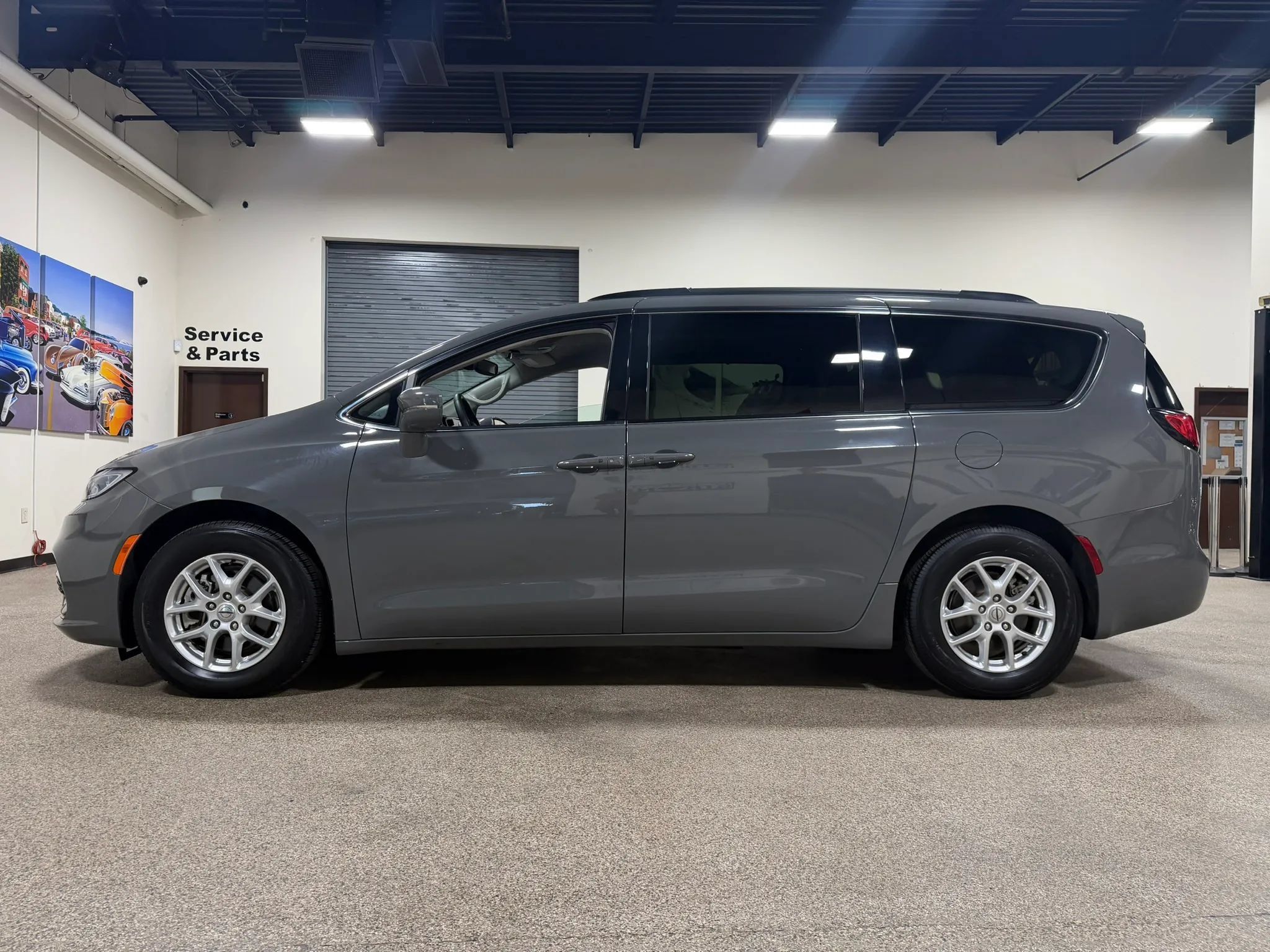 Used 2022 Chrysler Pacifica Touring-L FWD image 8