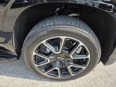 Used 2024 Chevrolet Tahoe RST w/ Luxury Package AWD/4WD image 8