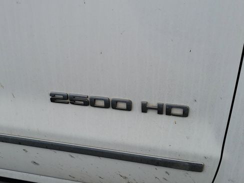Used 2017 GMC Sierra 2500 SLT AWD/4WD image 4